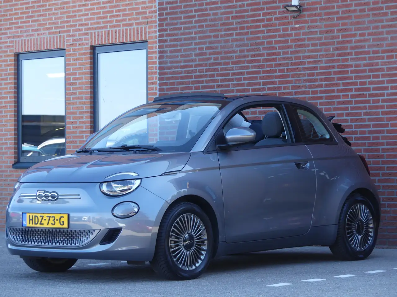 Fiat 500C RED 42 kWh Cabriolet Navigatie/Camera 25