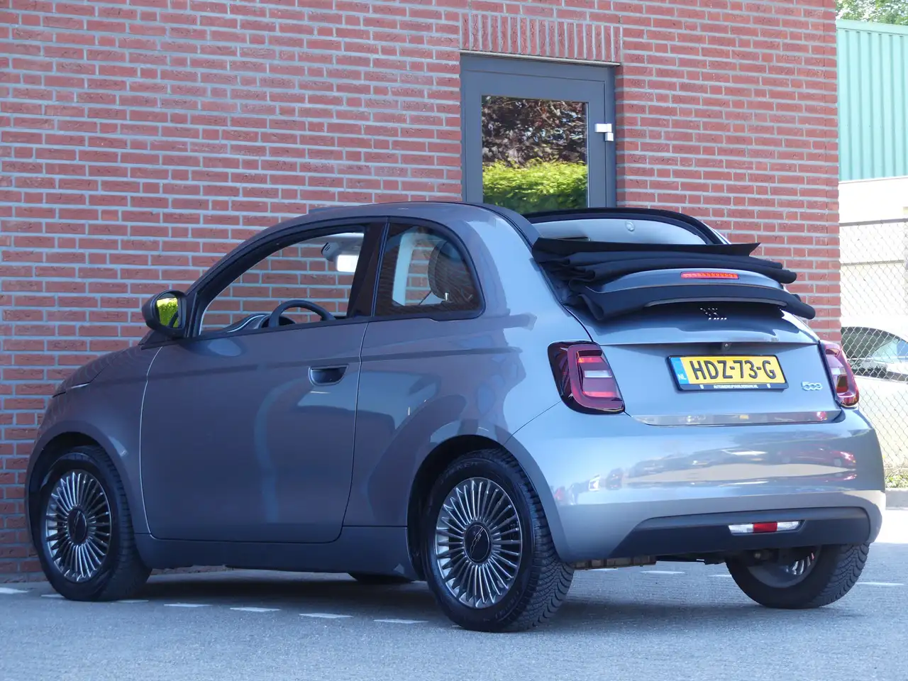 Fiat 500C RED 42 kWh Cabriolet Navigatie/Camera 28