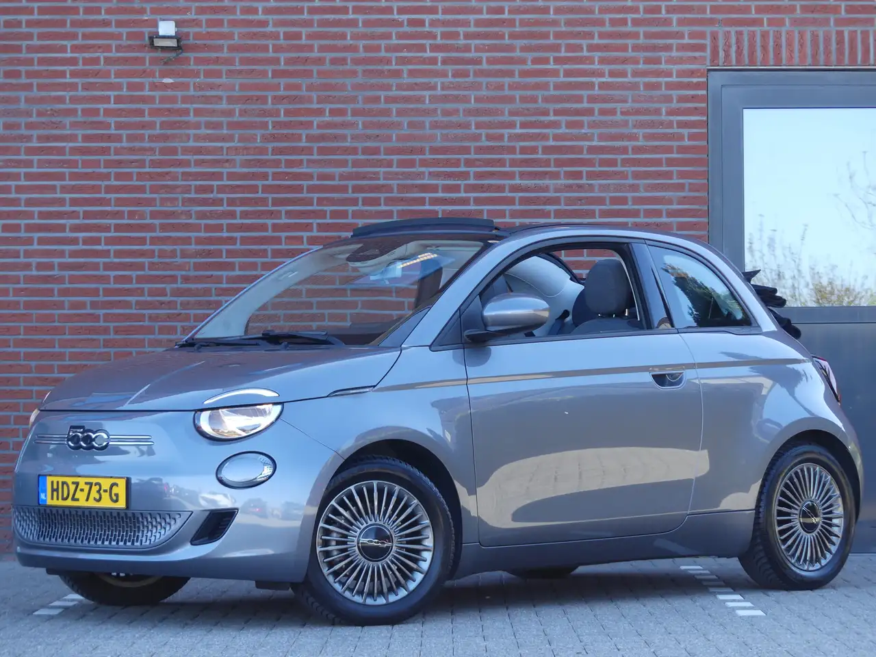 Fiat 500C RED 42 kWh Cabriolet Navigatie/Camera