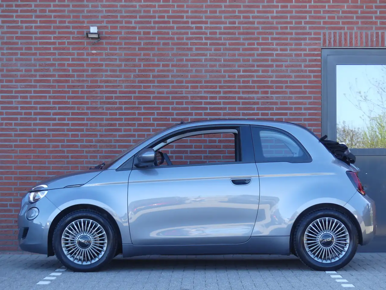 Fiat 500C RED 42 kWh Cabriolet Navigatie/Camera 3