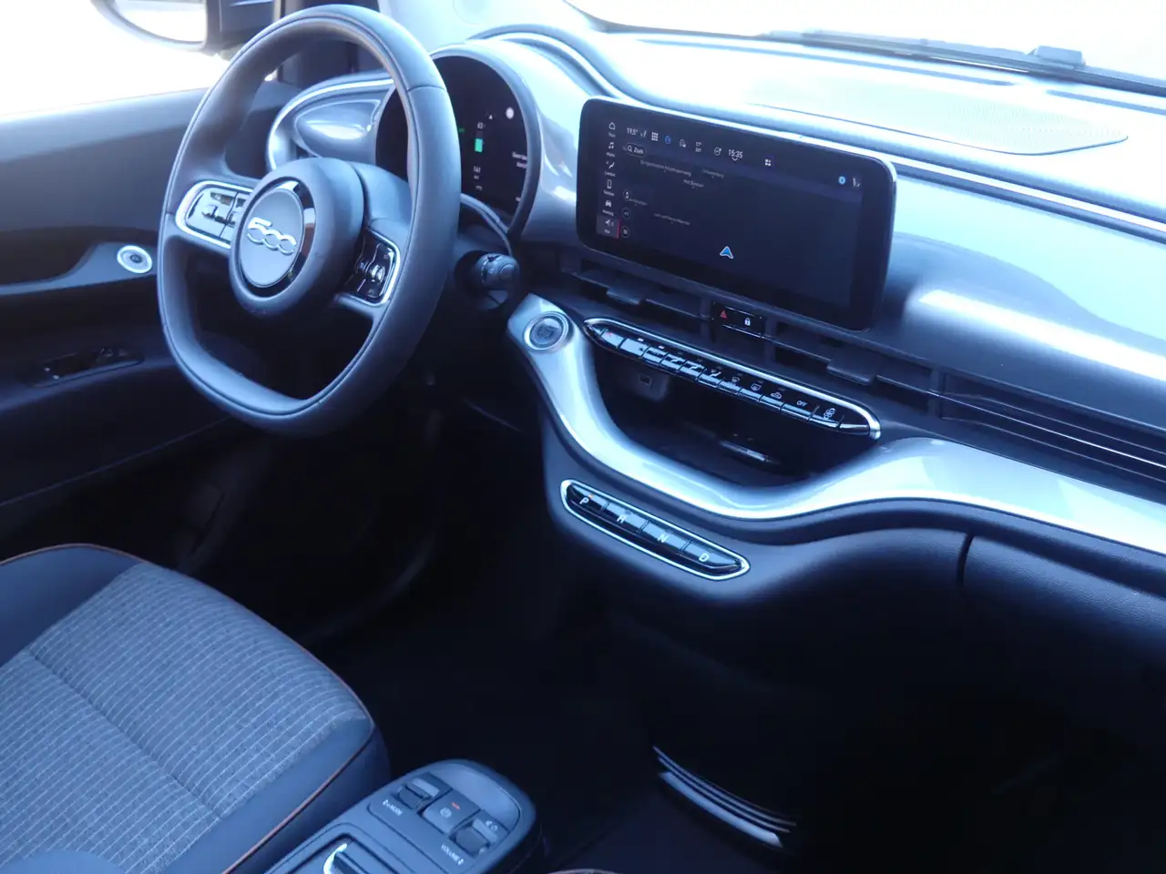 Fiat 500C RED 42 kWh Cabriolet Navigatie/Camera 2