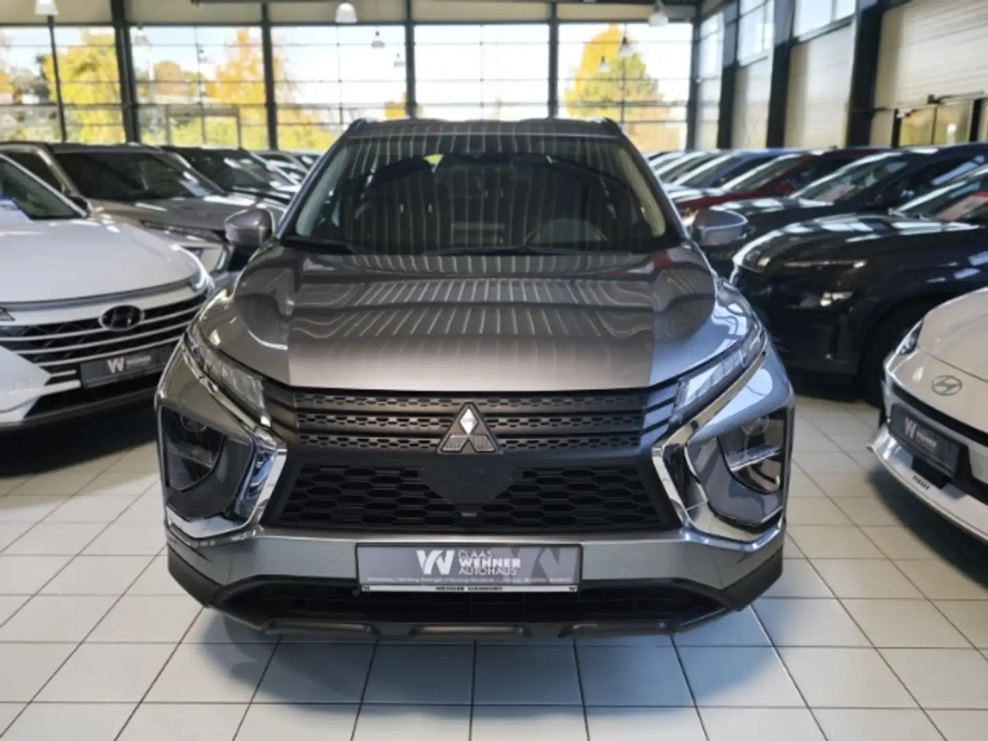 Mitsubishi Eclipse Cross Mitsubishi Plug-in Hybrid Basis MJ21.7 2,4 SDA ohn Grau - 2