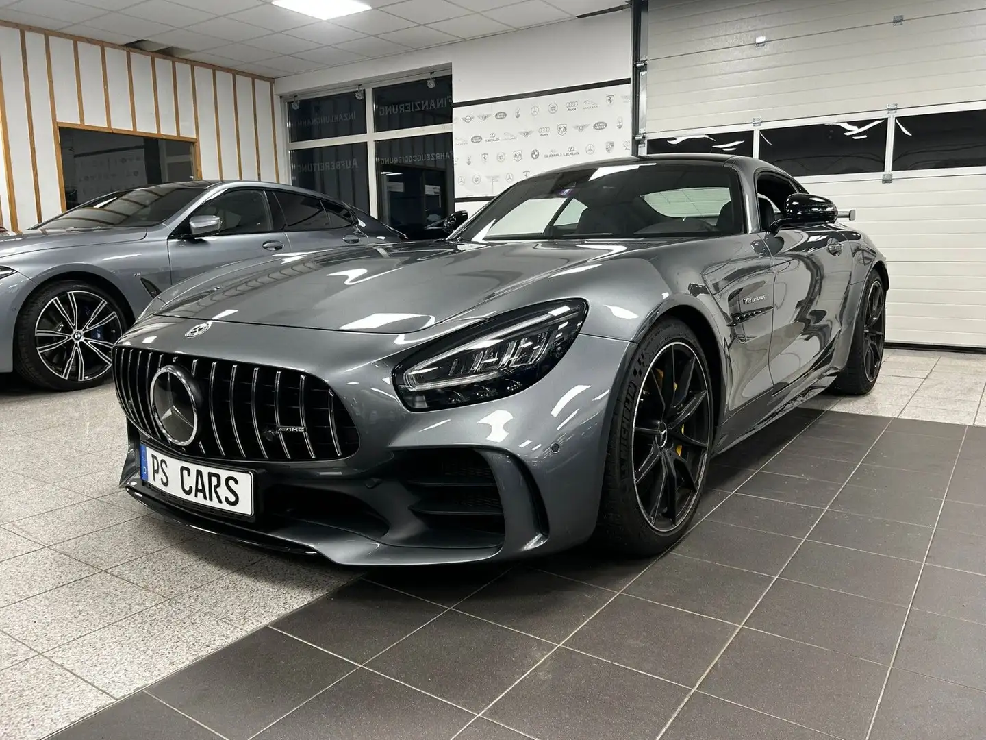 Mercedes-Benz AMG GT R/Coupe/Night&Park-Paket/Performance/Navi Grau - 2
