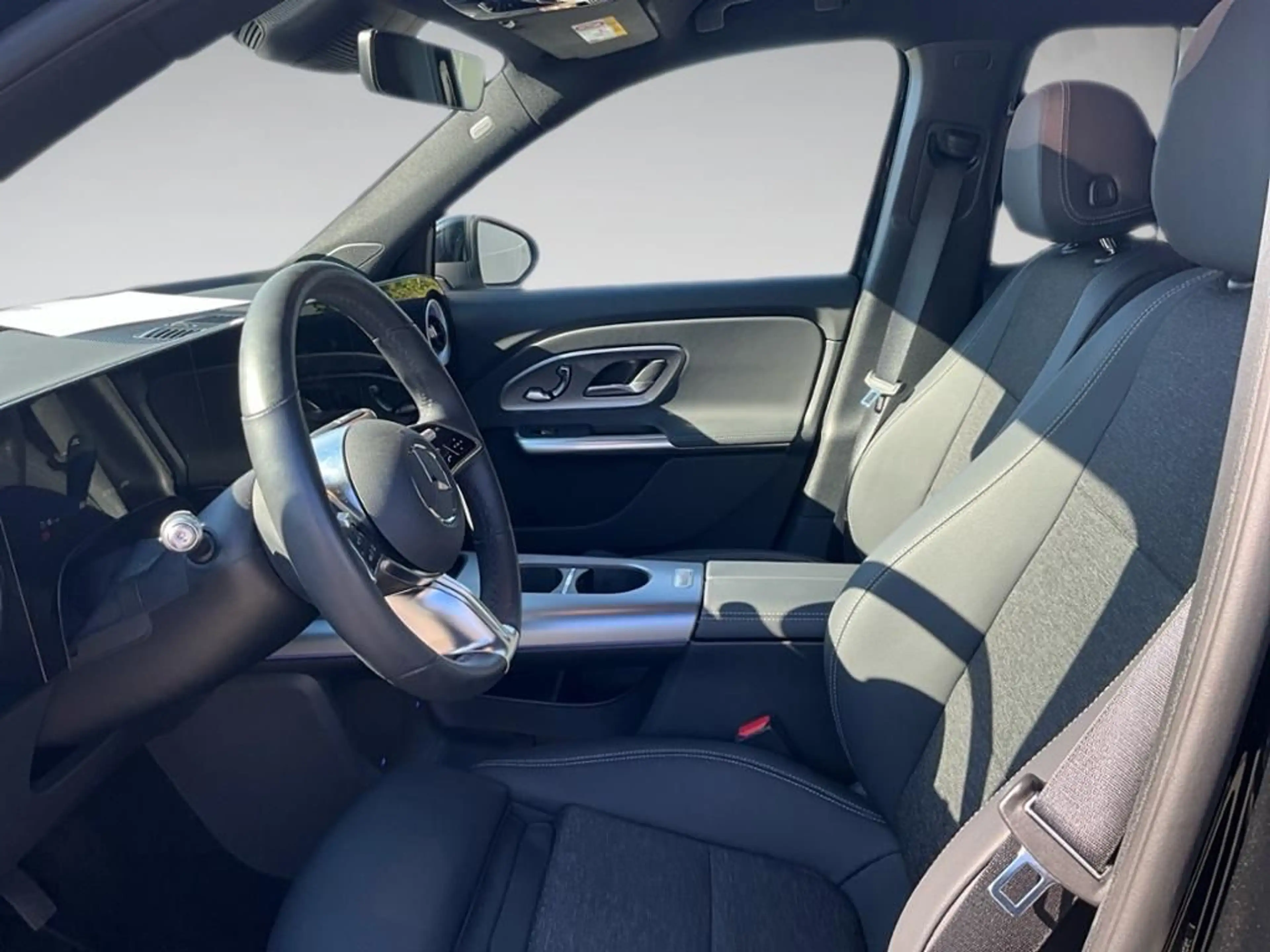 Mercedes-Benz GLB 250 + mit EQ Technologie Progressive AHK AUT — photo 8