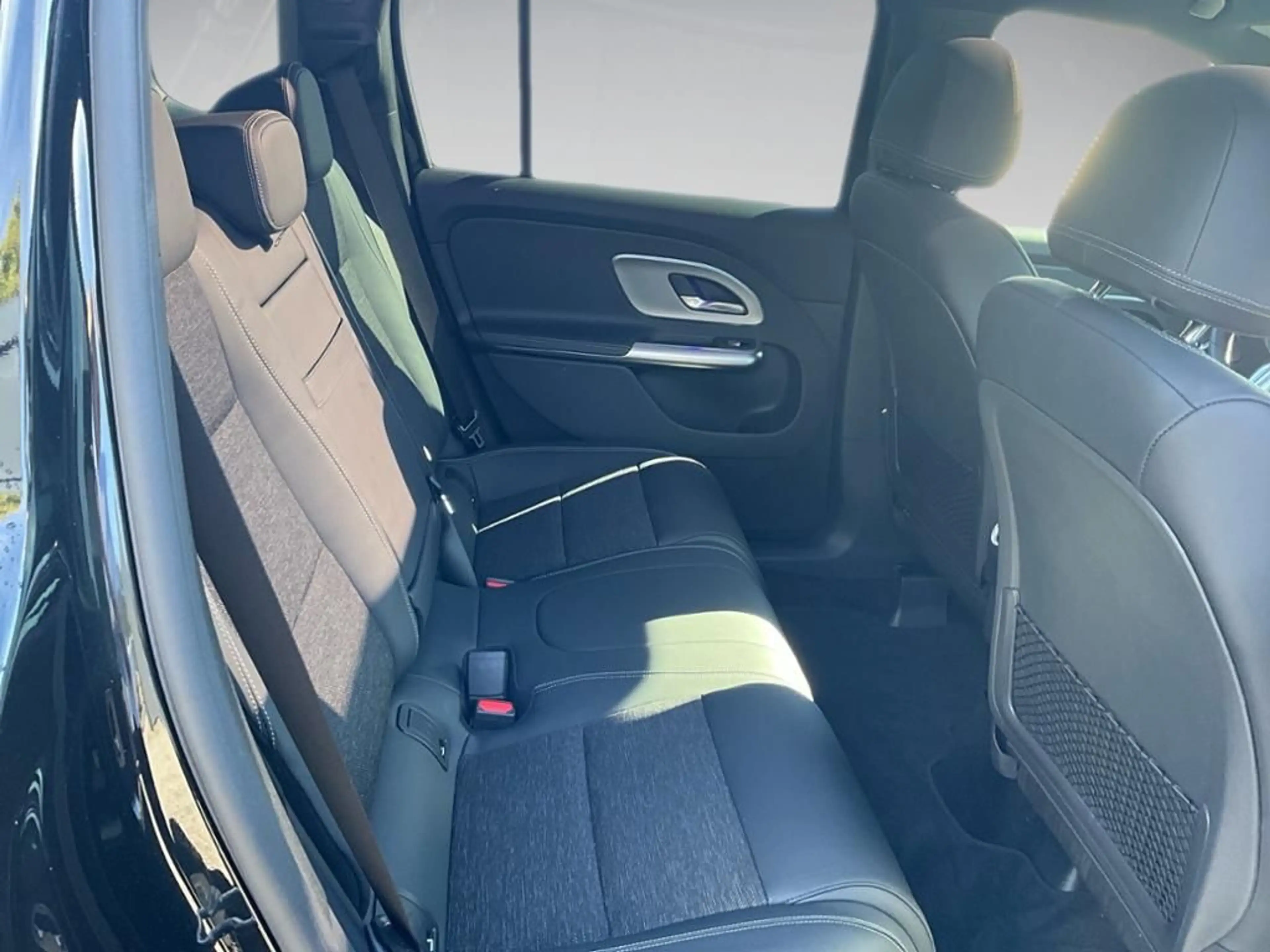 Mercedes-Benz GLB 250 + mit EQ Technologie Progressive AHK AUT — photo 11