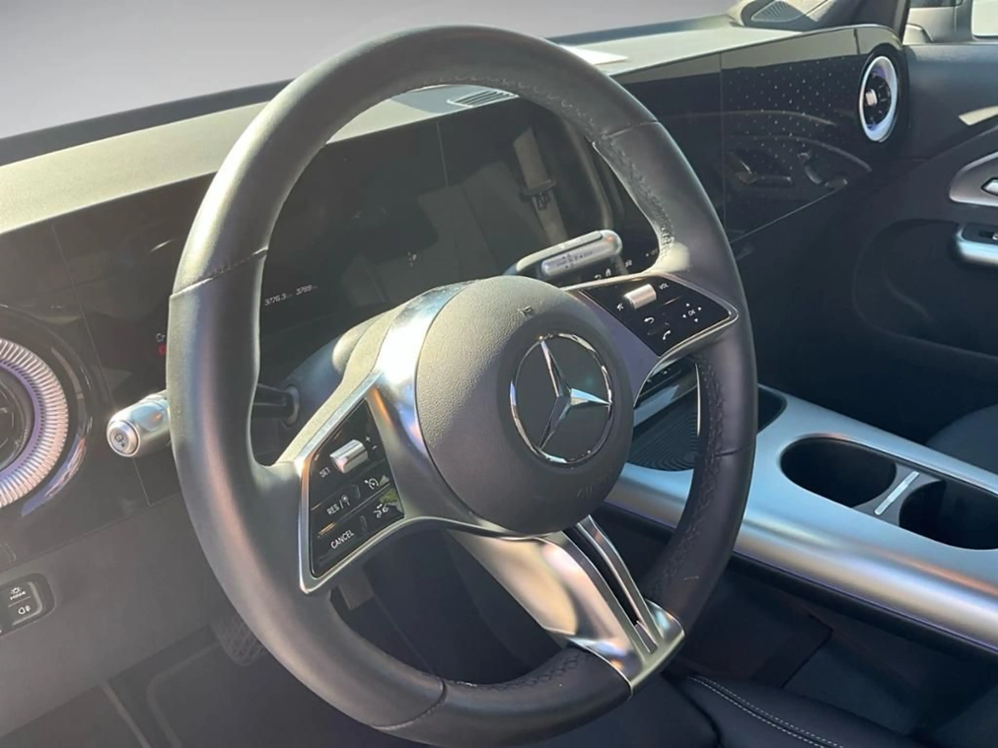 Mercedes-Benz GLB 250 + mit EQ Technologie Progressive AHK AUT — photo 9
