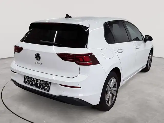 Volkswagen Golf view 4