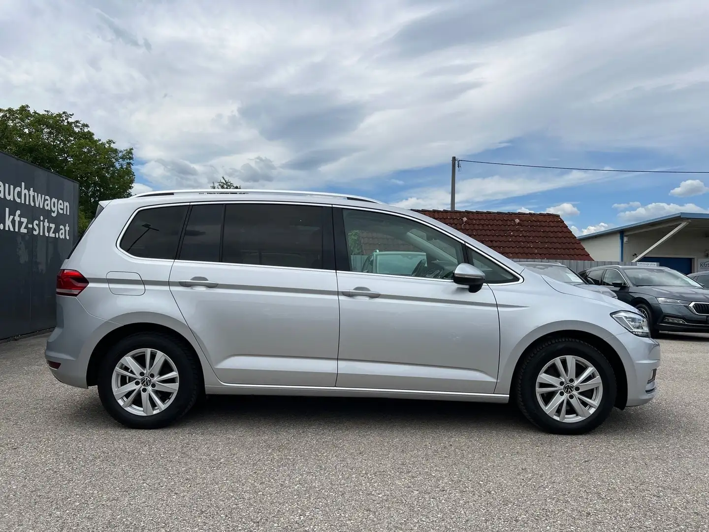Volkswagen Touran Highline 2,0 TDI | 7 SITZE Silber - 2