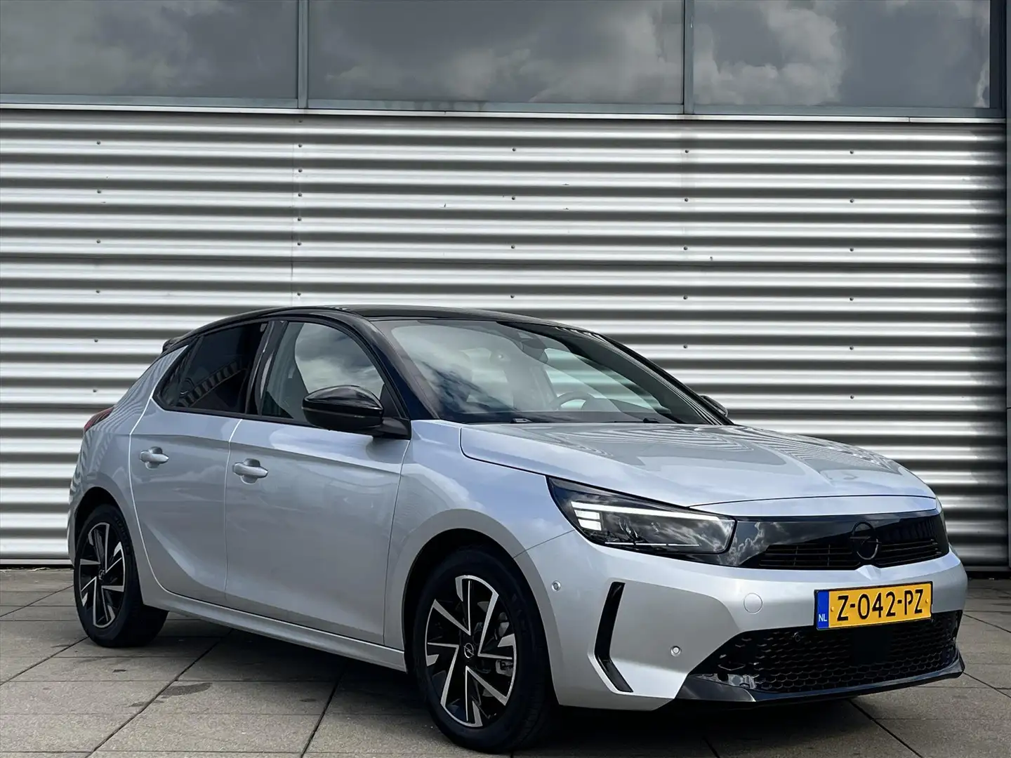 Opel Corsa 1.2 Turbo Hybrid 100pk eDCT Automaat GS Navigatie Grijs - 2