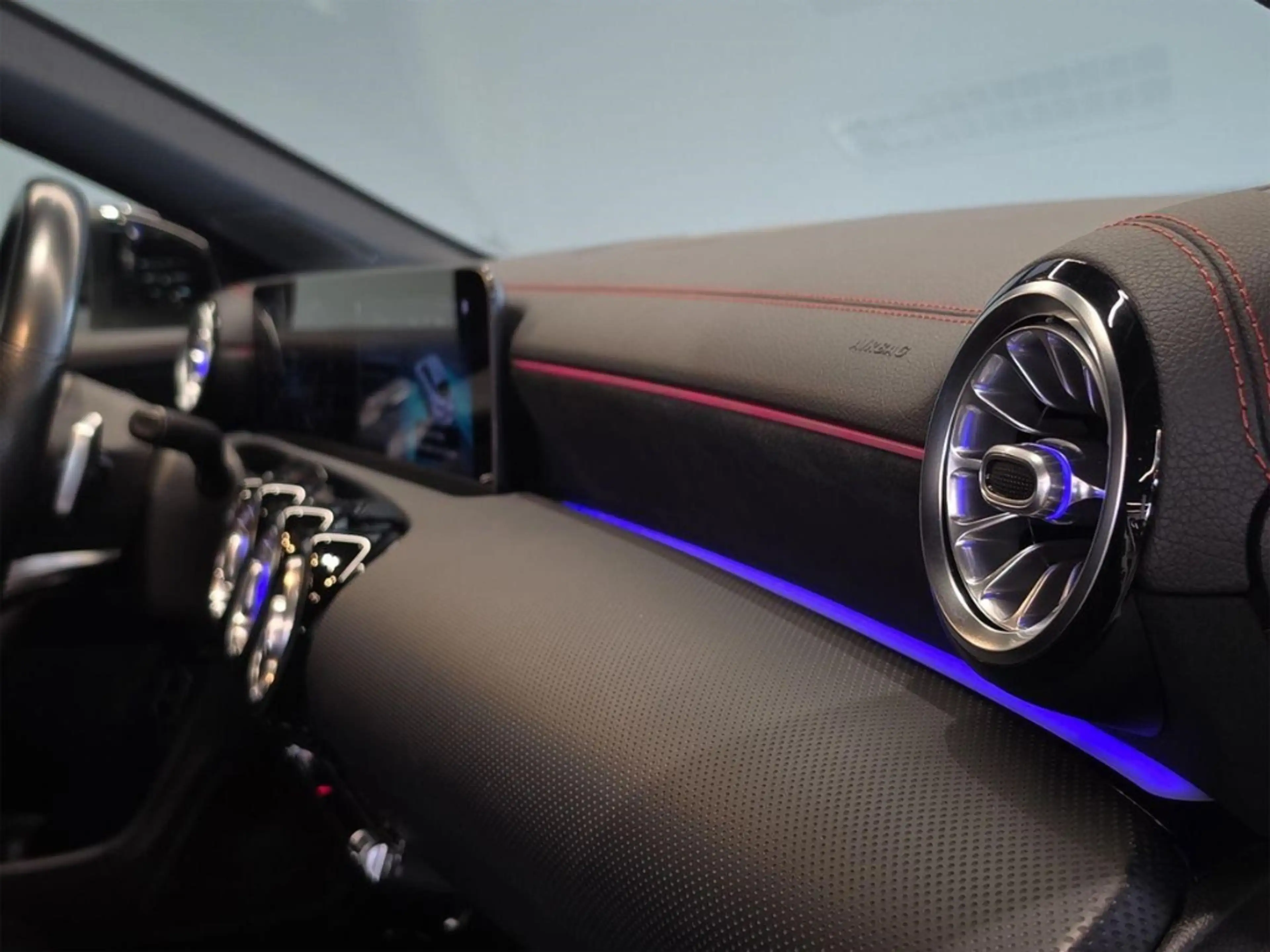 Mercedes-Benz CLA 220 d AMG Ambiente Night MULTIBEAM — photo 20