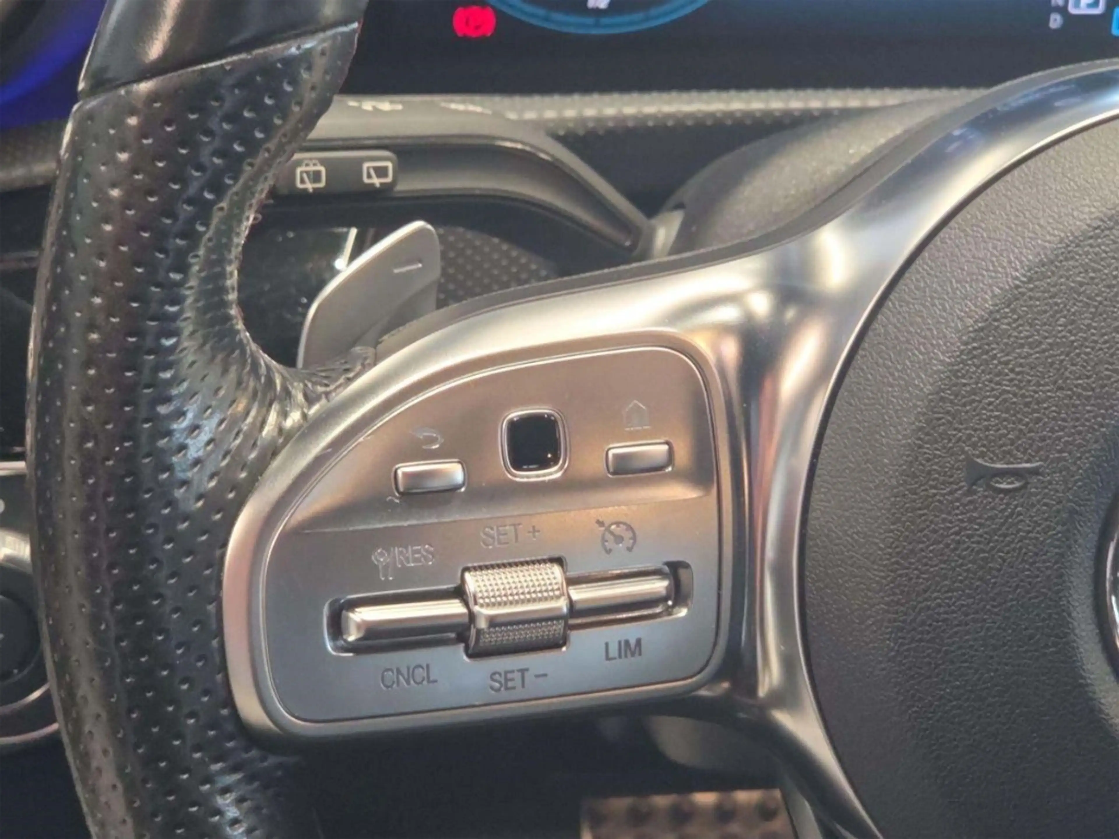 Mercedes-Benz CLA 220 d AMG Ambiente Night MULTIBEAM — photo 13