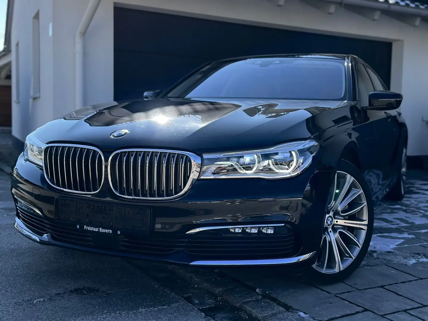 BMW 750 i xDrive 360° Harman-Kardon DE VOLL Black - 1