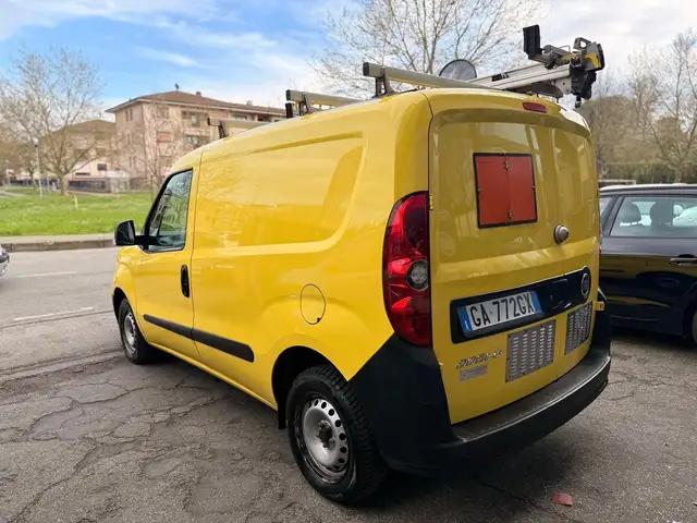 Fiat Doblo view 3