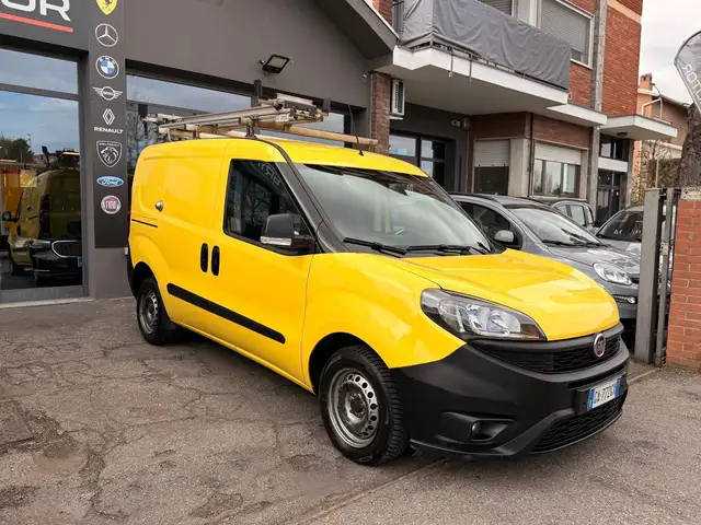 Fiat Doblo view 4