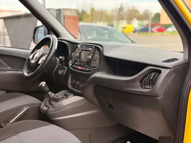 Fiat Doblo view 12