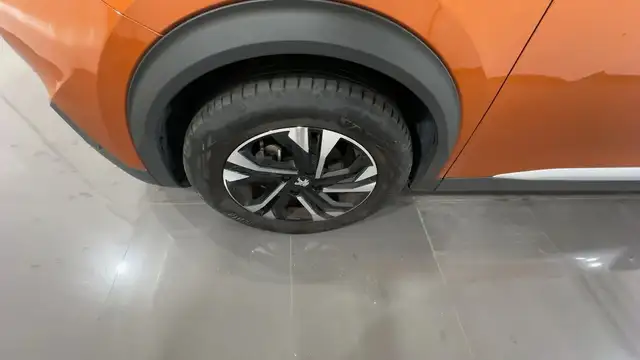 Peugeot 2008 view 9
