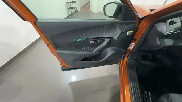 Peugeot 2008 view 10