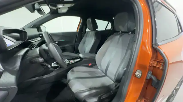 Peugeot 2008 view 11