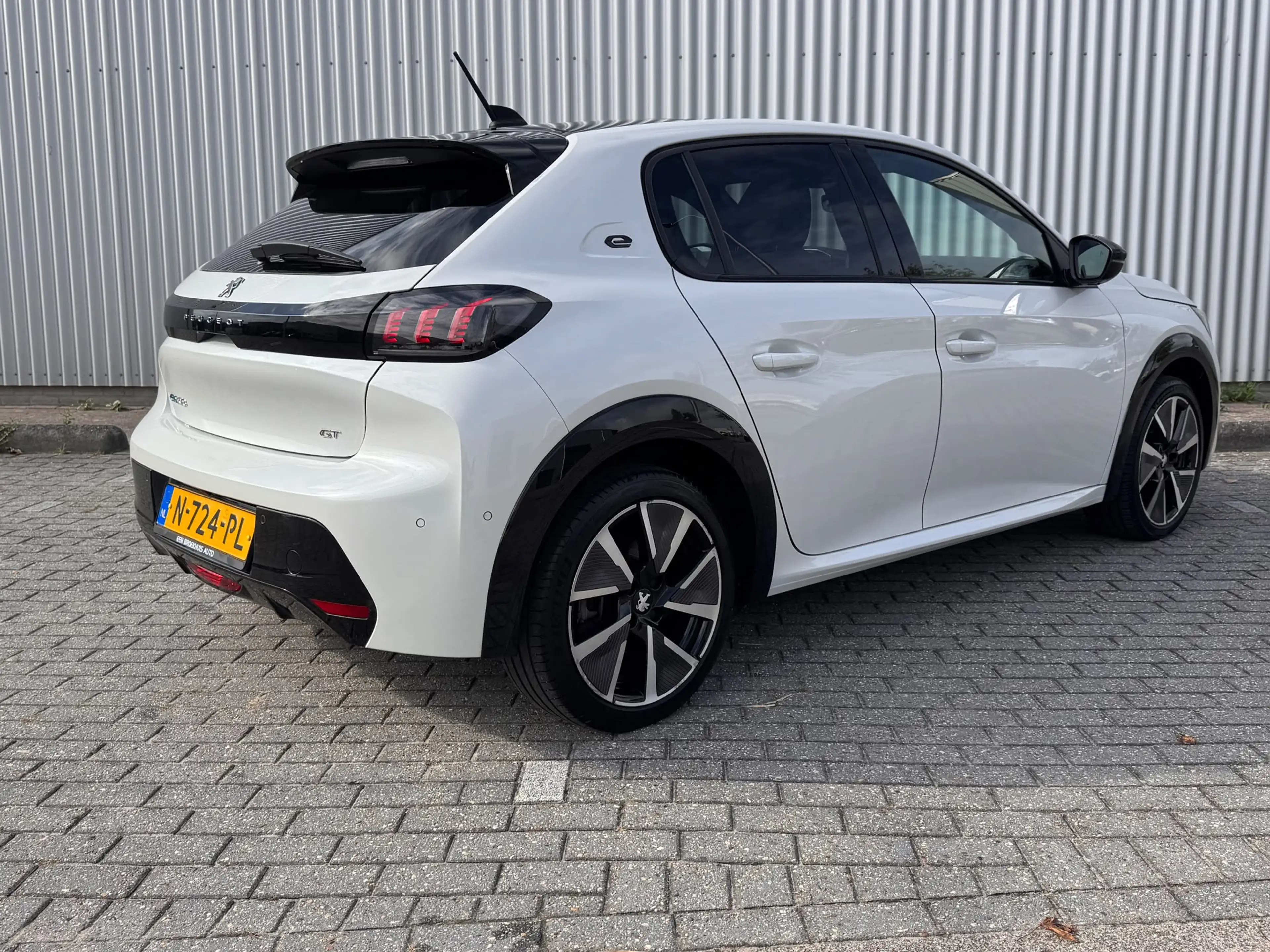 Peugeot e-208 EV GT Pack 50 kWh SOH 97,19% | Alcantara Interieur — photo 5