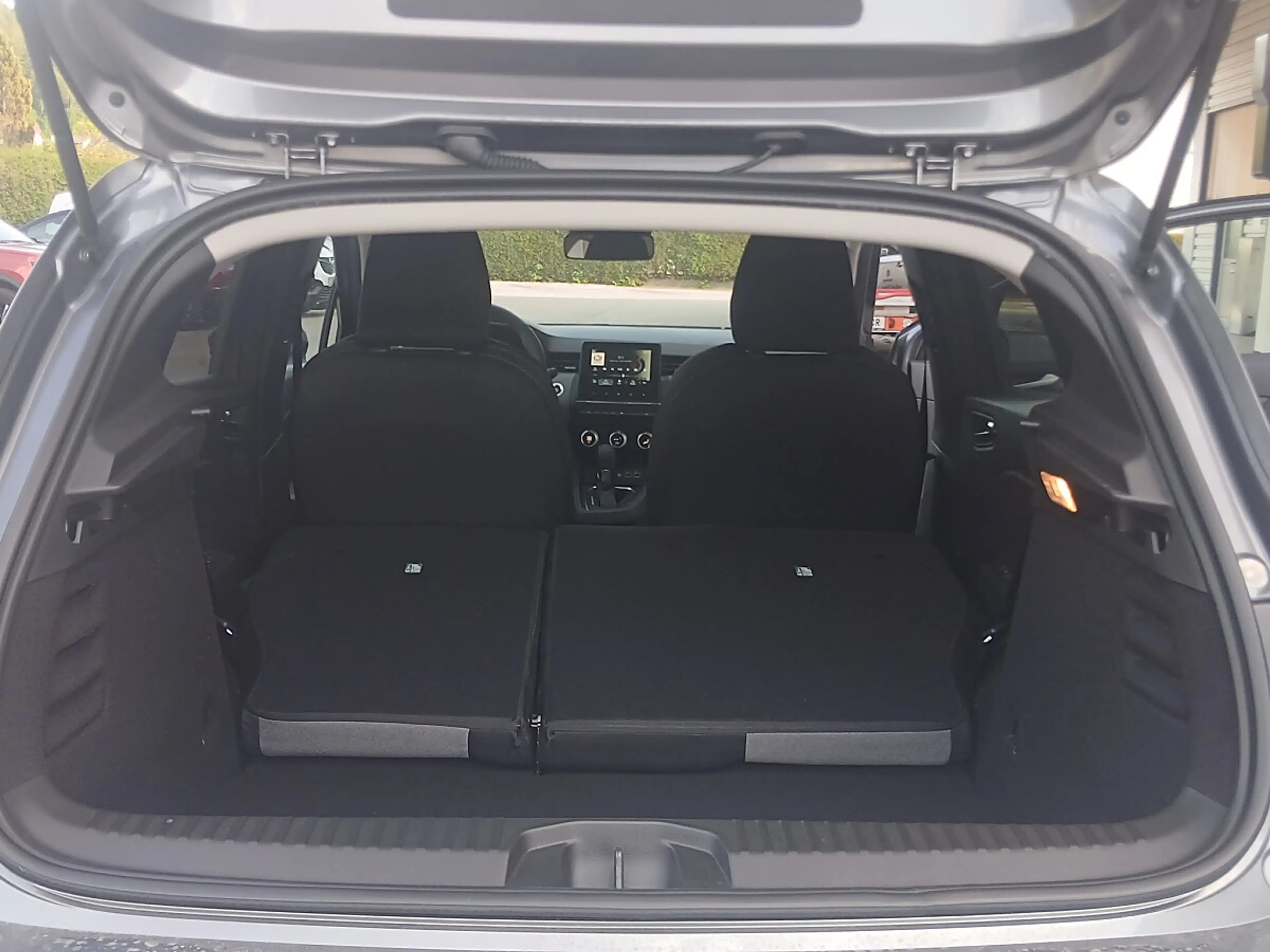Mitsubishi Colt 1,6 HEV Invite Automatik * 19980 — photo 11