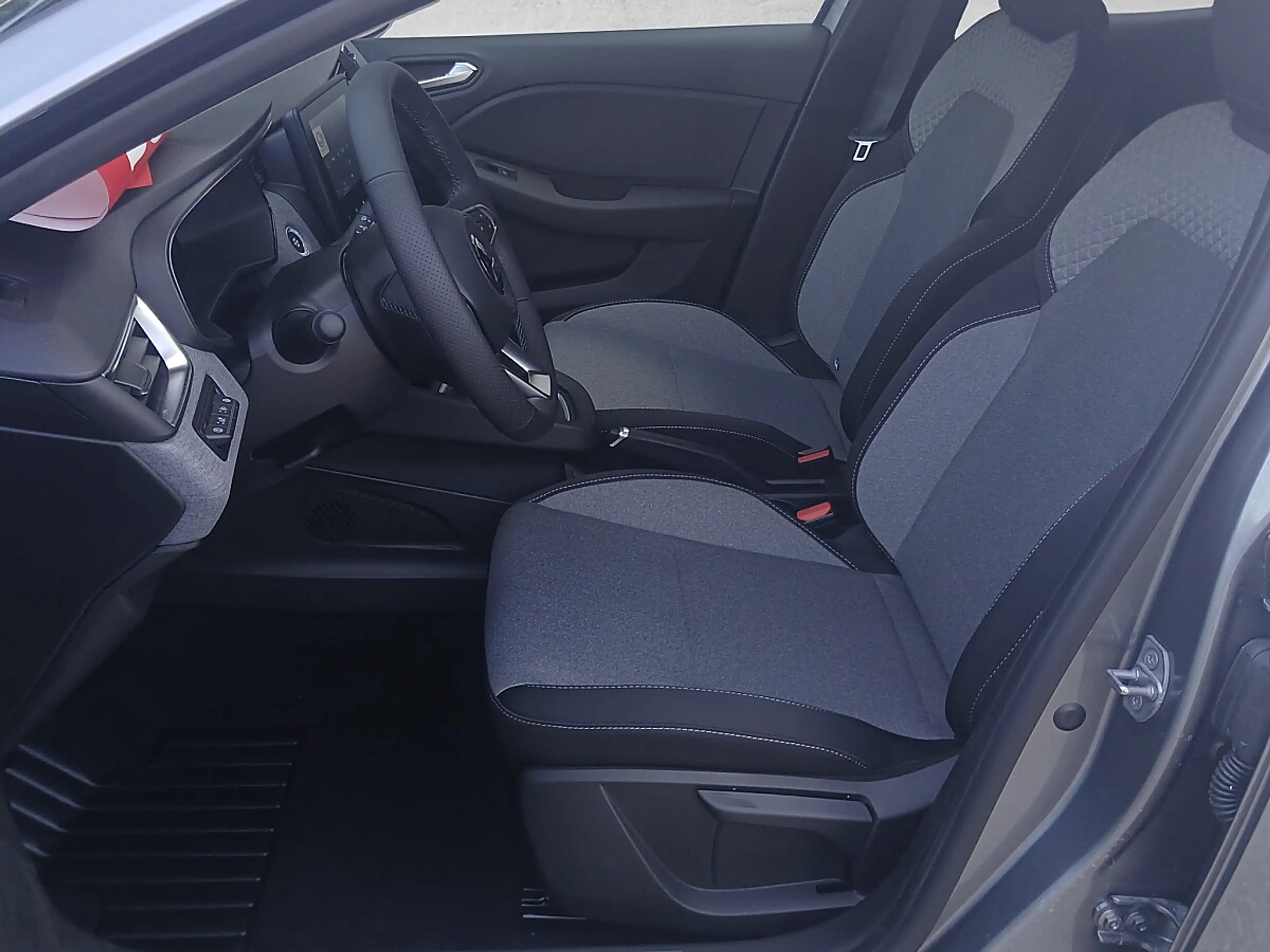Mitsubishi Colt 1,6 HEV Invite Automatik * 19980 — photo 9