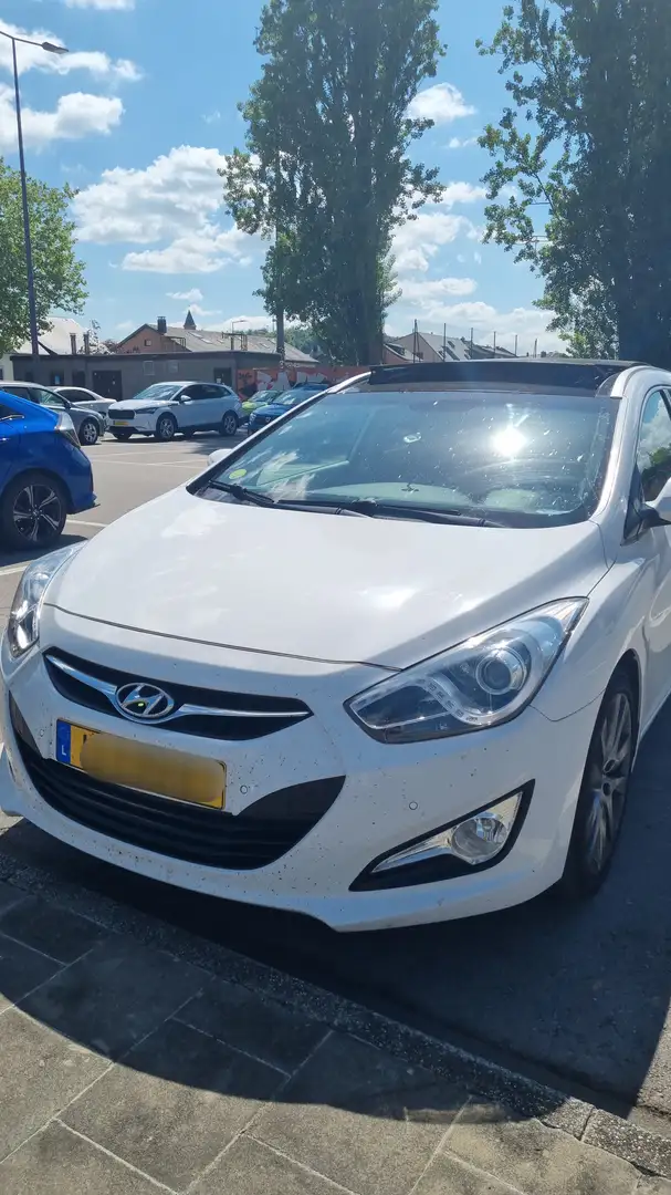 Hyundai i40 i40cw 1.7 CRDi Premium Bílá - 2