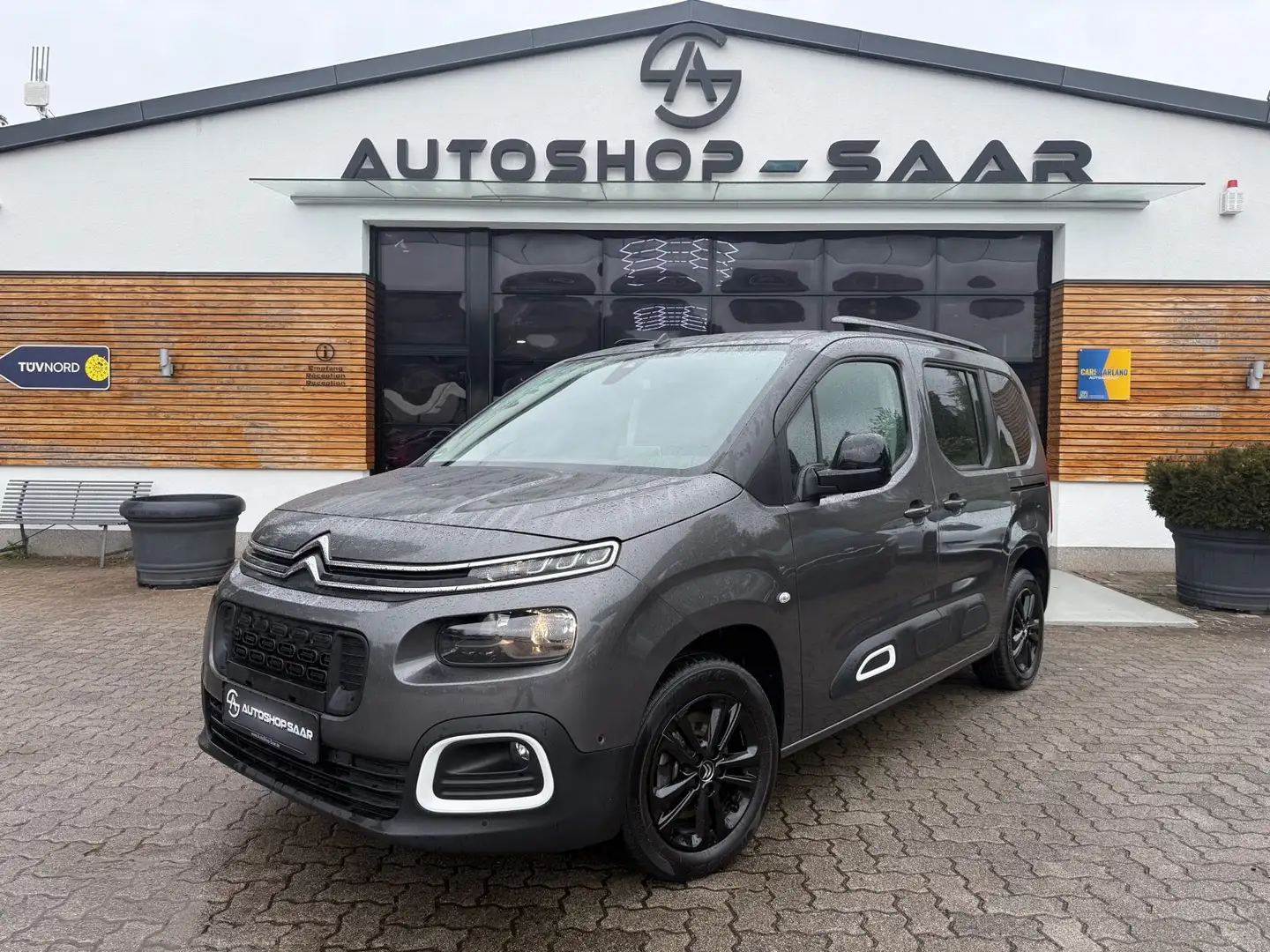 Citroen Berlingo Shine M/SHZ/AHK/PDC Grau - 1