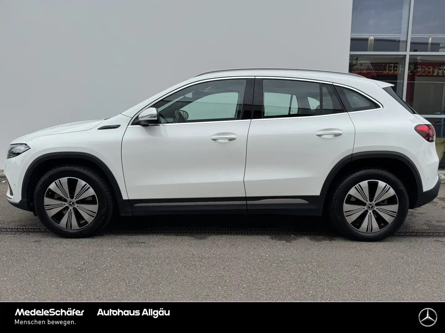 Mercedes-Benz EQA 250 EQA 250 Progress PanoSD HUD AHK Kam autHeck Ambi Weiß - 2