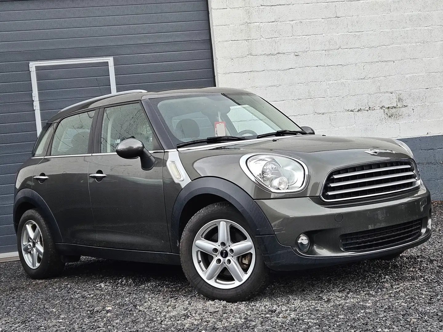 MINI Cooper D Countryman Toit ouvrant * Boite auto * Gris - 2