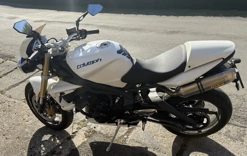 Triumph Street Triple - foto 2