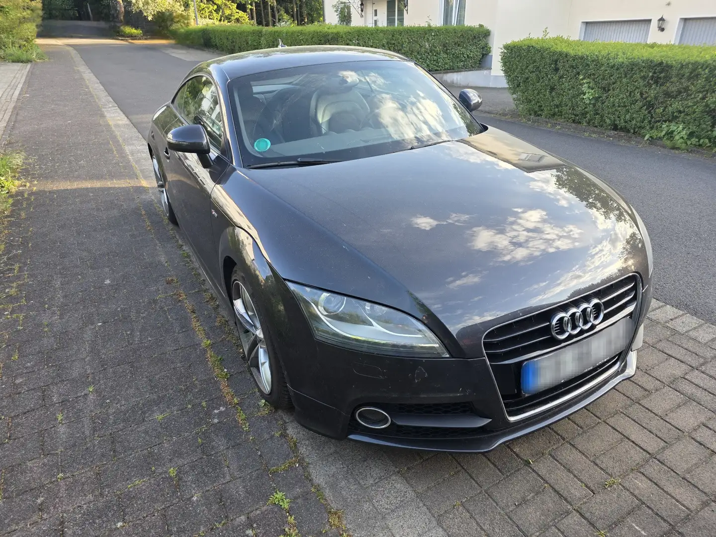 Audi TT 2.0 TFSI Coupe Grau - 2