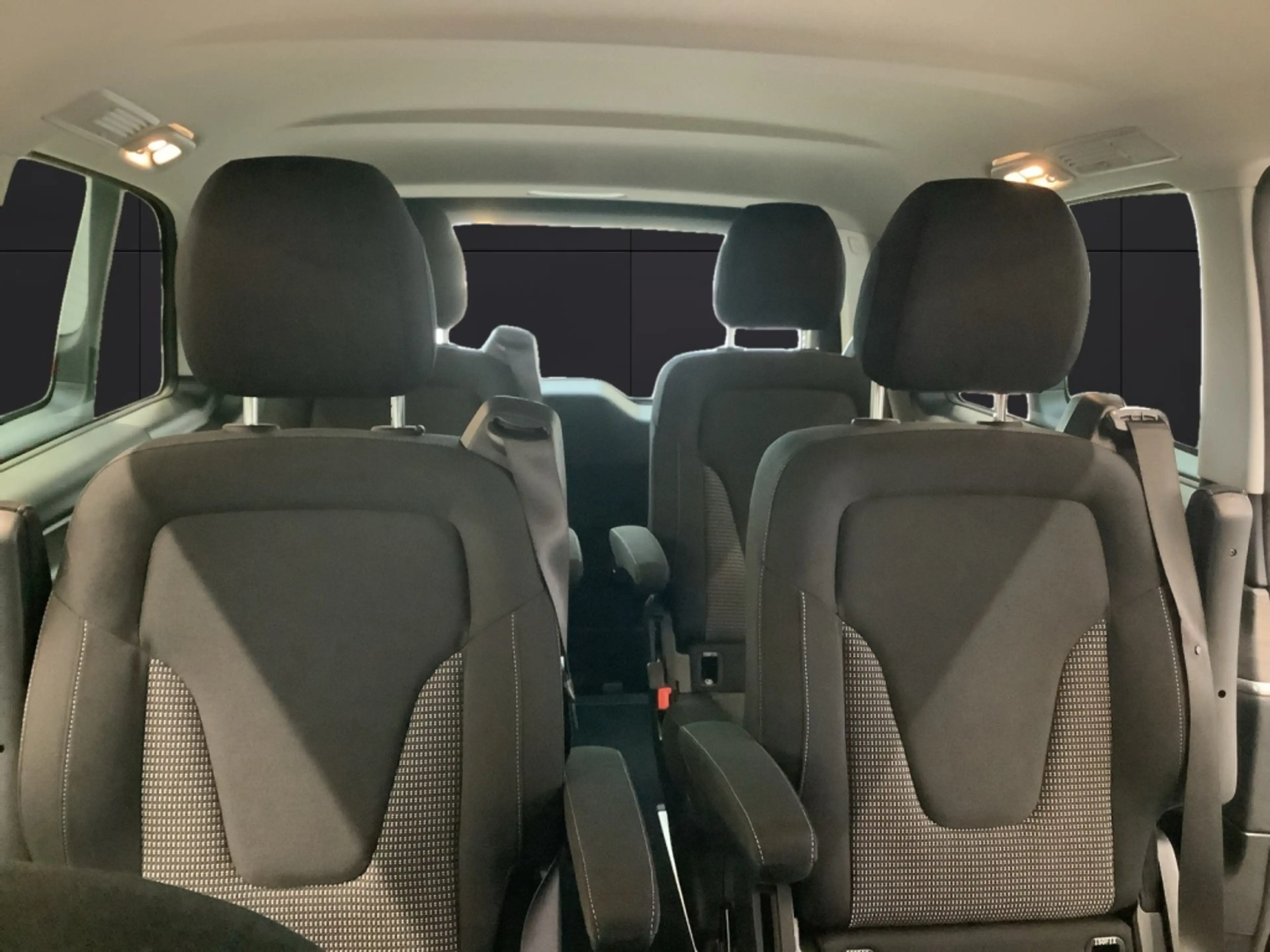 Mercedes-Benz EQV 250 Rückfahrkamera — photo 13