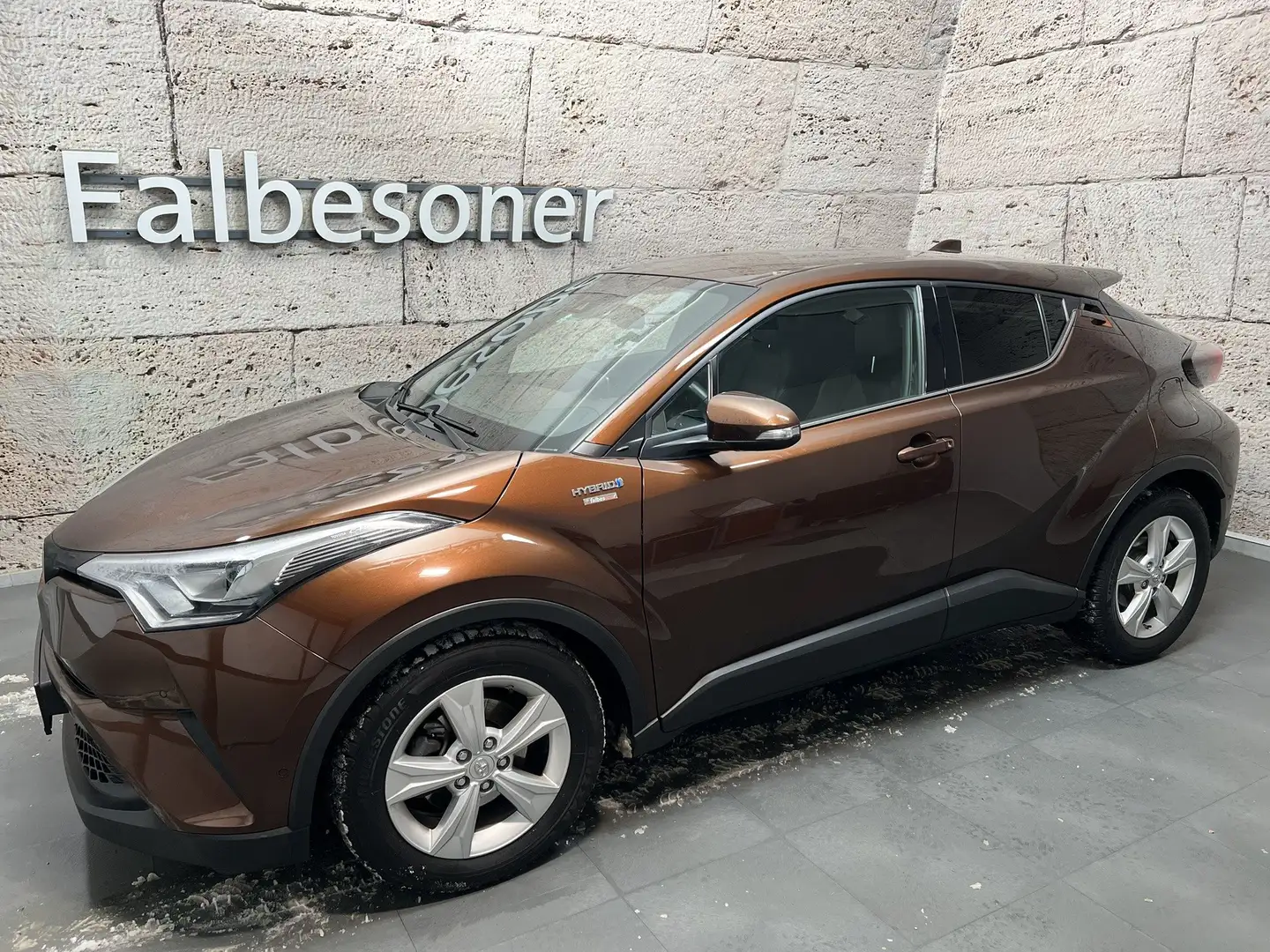 Toyota C-HR 1,8 Hybrid C-HIC + Navi Braun - 2