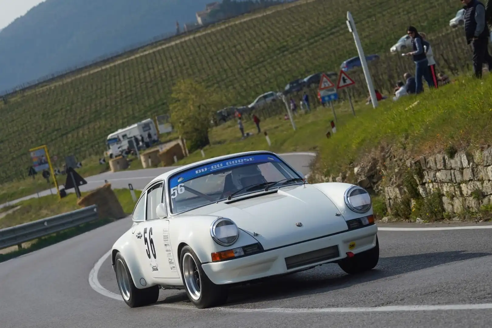 Porsche 911 2.4 S - 1