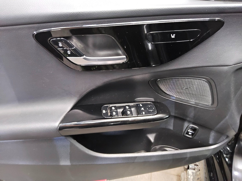 Mercedes-Benz C 220 T d Avantgarde Navi LED MBUX RfK PDC Shz — photo 10