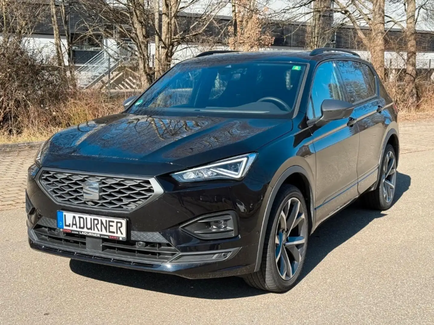 SEAT Tarraco FR 2.0 TDI 7-Sitzer Standheizung AHK 7 Sitzer 7 Si Schwarz - 1