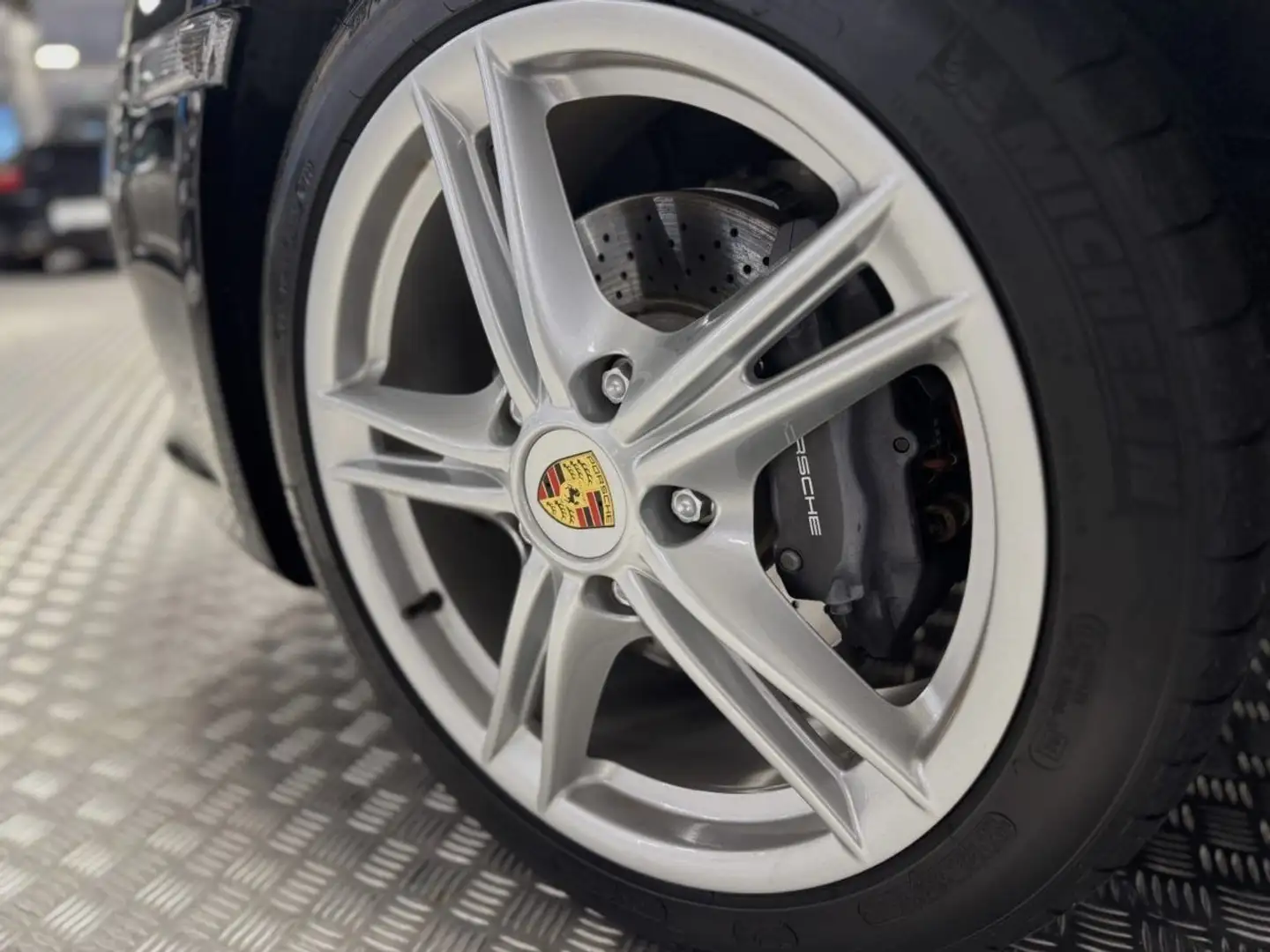 Porsche Boxster (987) 2.9 LITRES Schwarz - 2