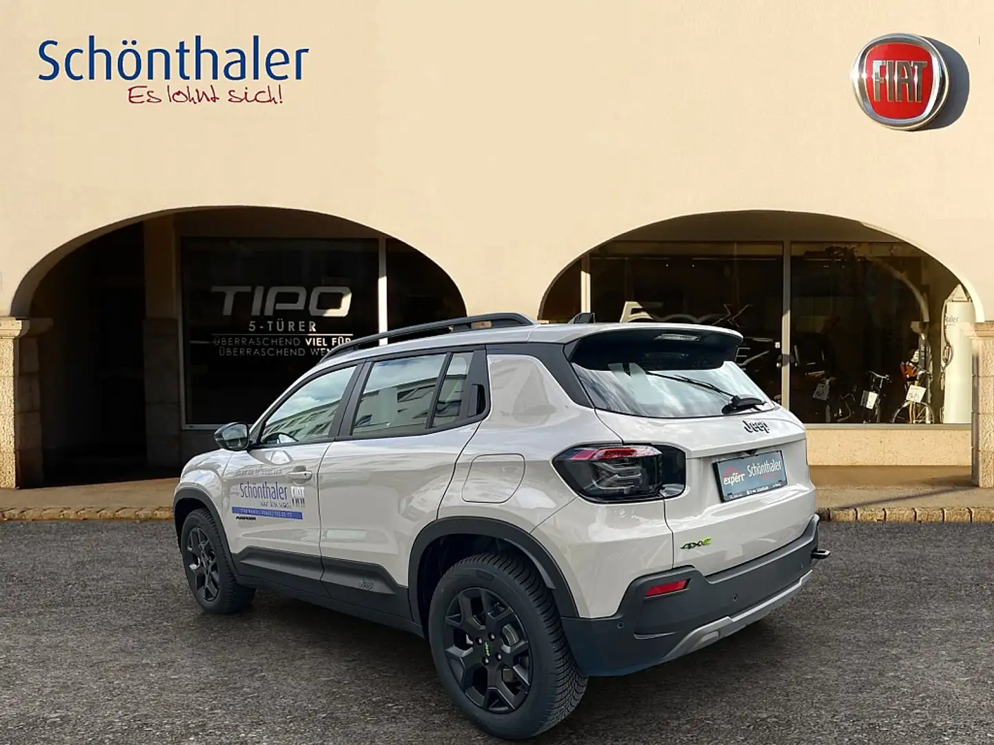 Jeep Avenger 1.2 T3 e-Hybrid 4xe Upland e-DCT6 Beige - 2