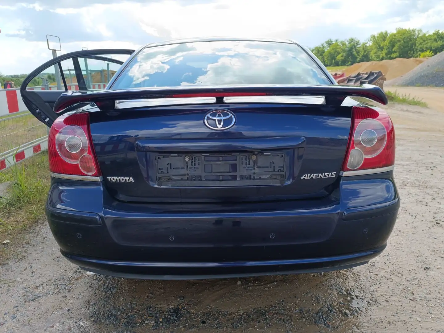 Toyota Avensis 1.8 VVT-i Executive - 2