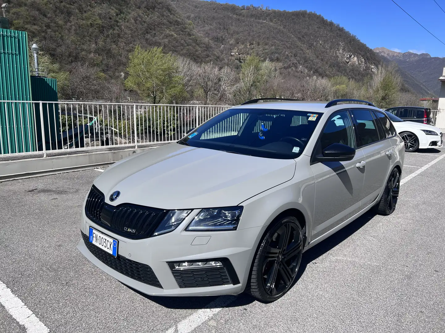 Skoda Octavia Wagon 2.0 tsi RS 245cv dsg - 2