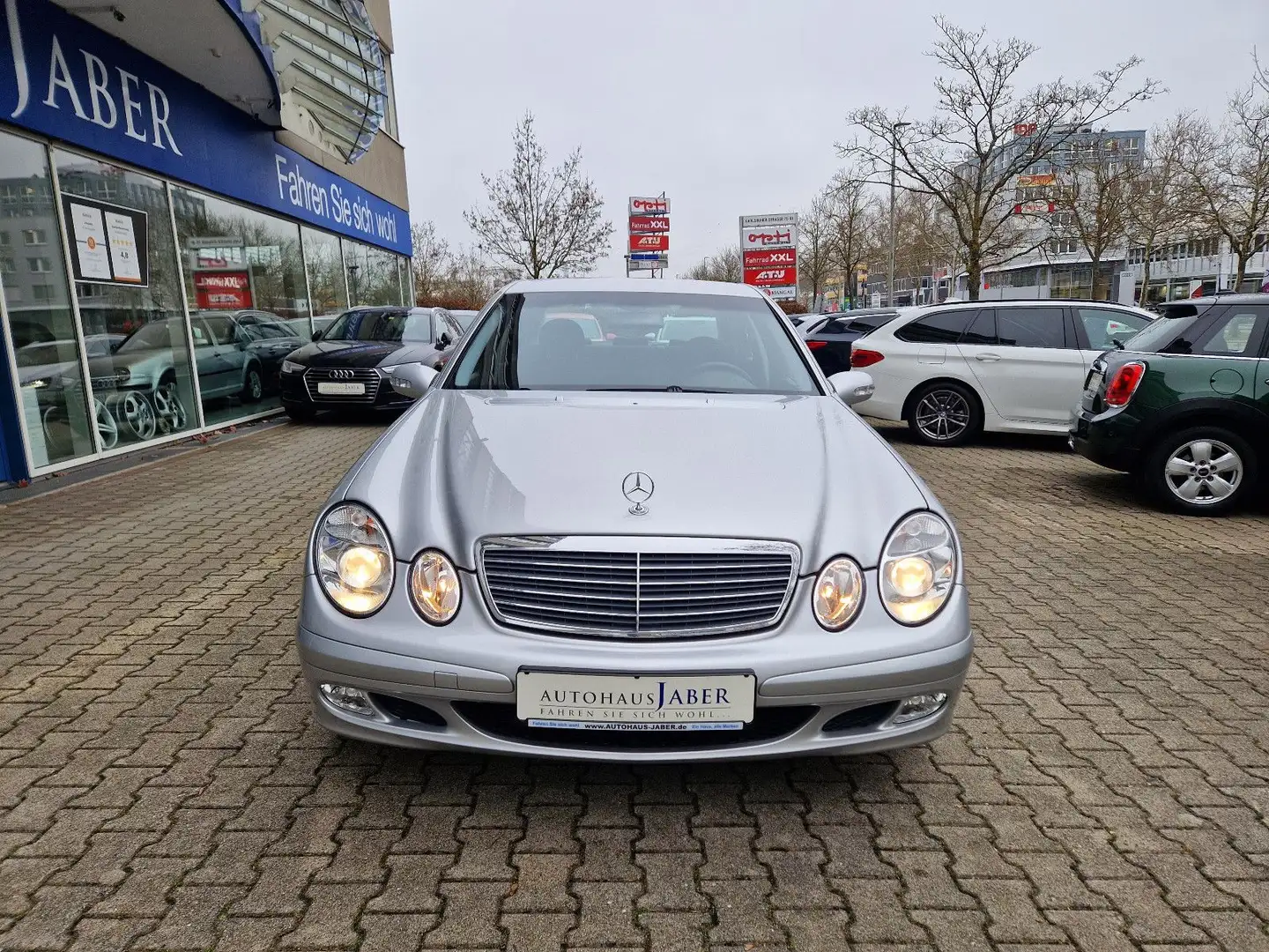Mercedes-Benz E 200 Kompressor ROSTFREI GARAGE TÜV+INSP. NEU Zilver - 2