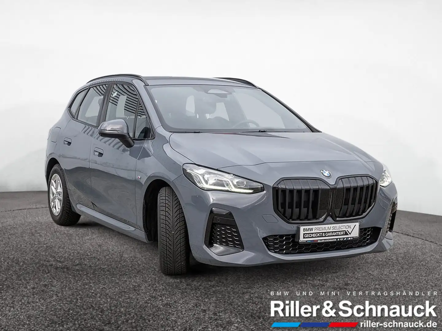 BMW 220 i Active Tourer M-Sport AHK+HUD+360°KAM+AC Grau - 2