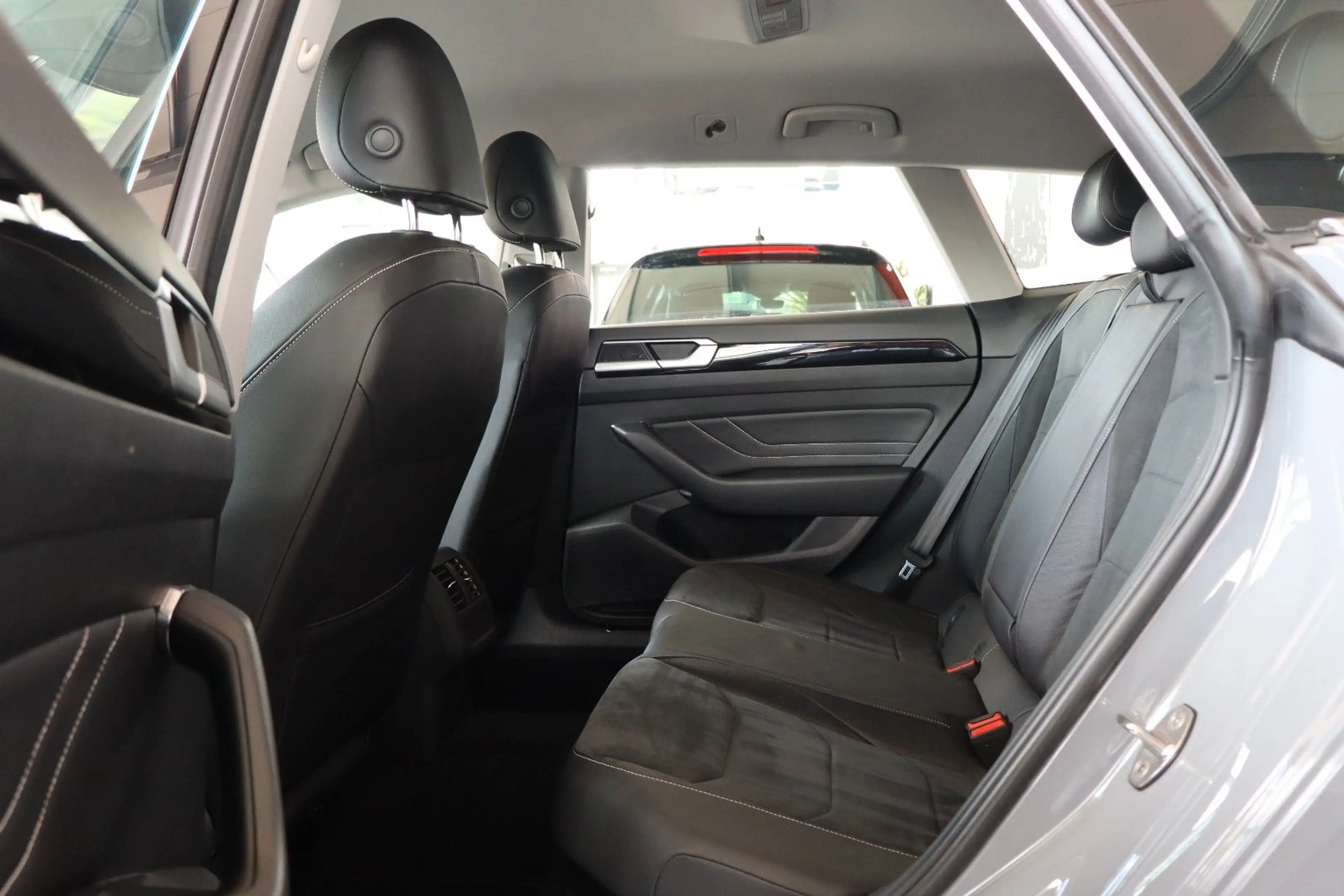 Volkswagen Arteon Shooting Brake 2.0 TDI,Kamera360°Navi,AHK — photo 7