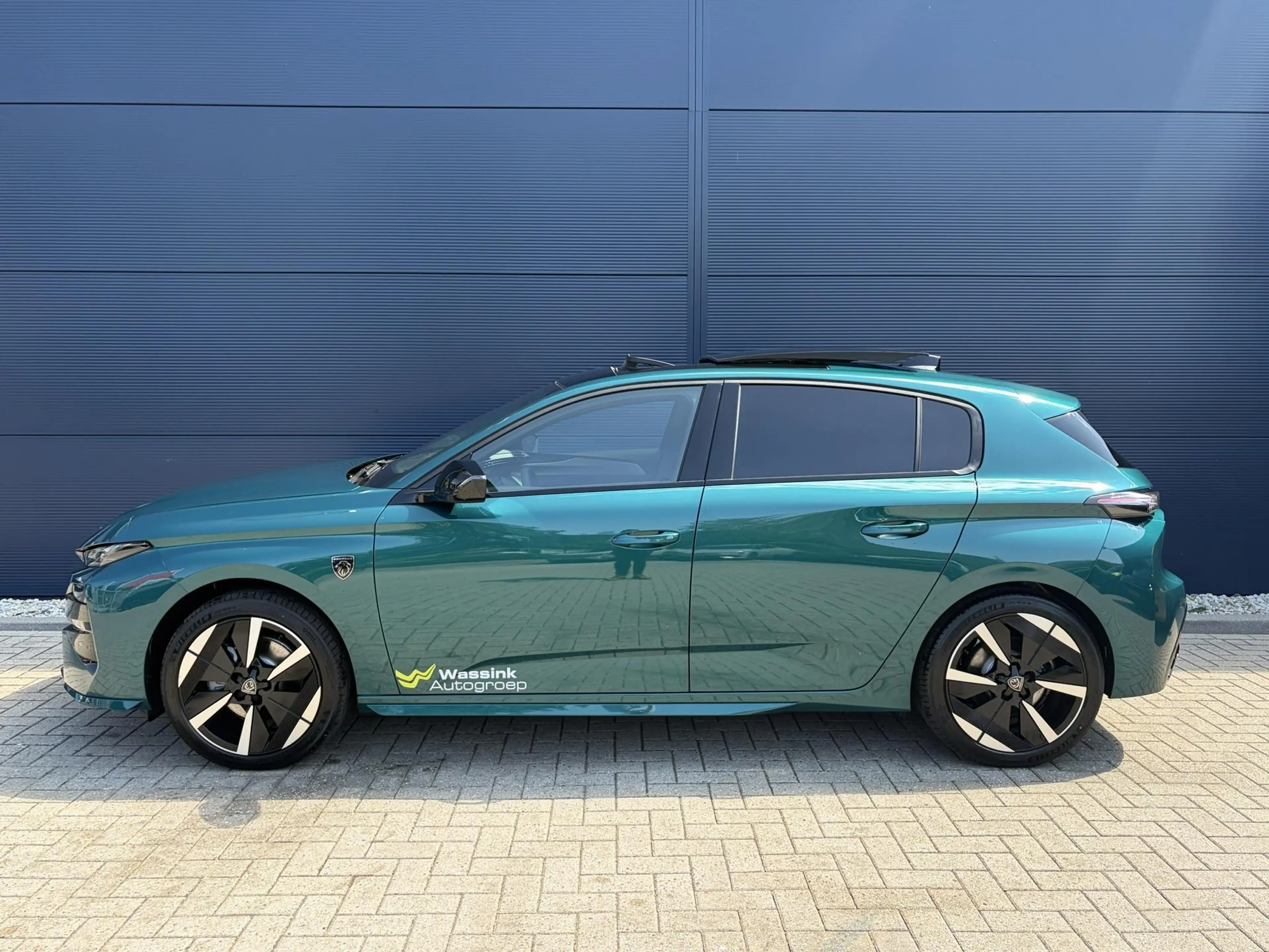Peugeot 308 e-308 GT 54 kWh Panoramdak I Alcantara Executive i — photo 2