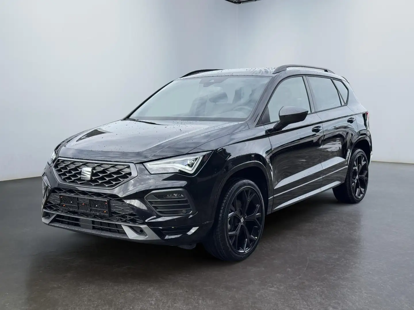 SEAT Ateca 1.5 TSI DSG FR Black Edition 19Z AHK PDC SHZ Na... Schwarz - 1