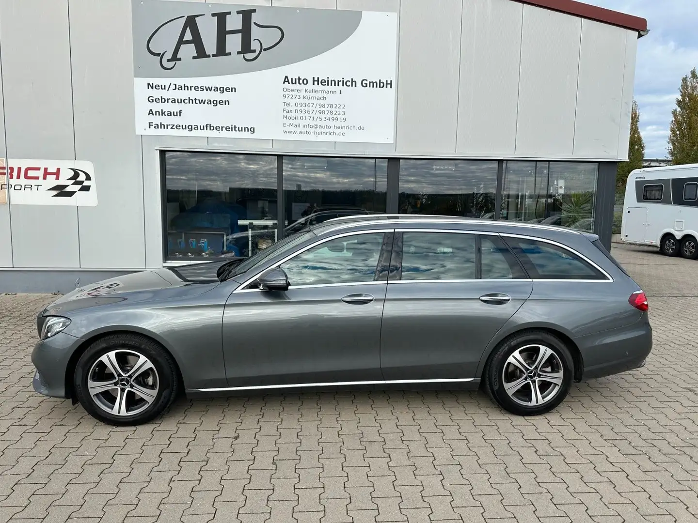 Mercedes-Benz E 300 d T 9G-Tronic Avantgarde AHK*LED*Navi*HeadU Grau - 2