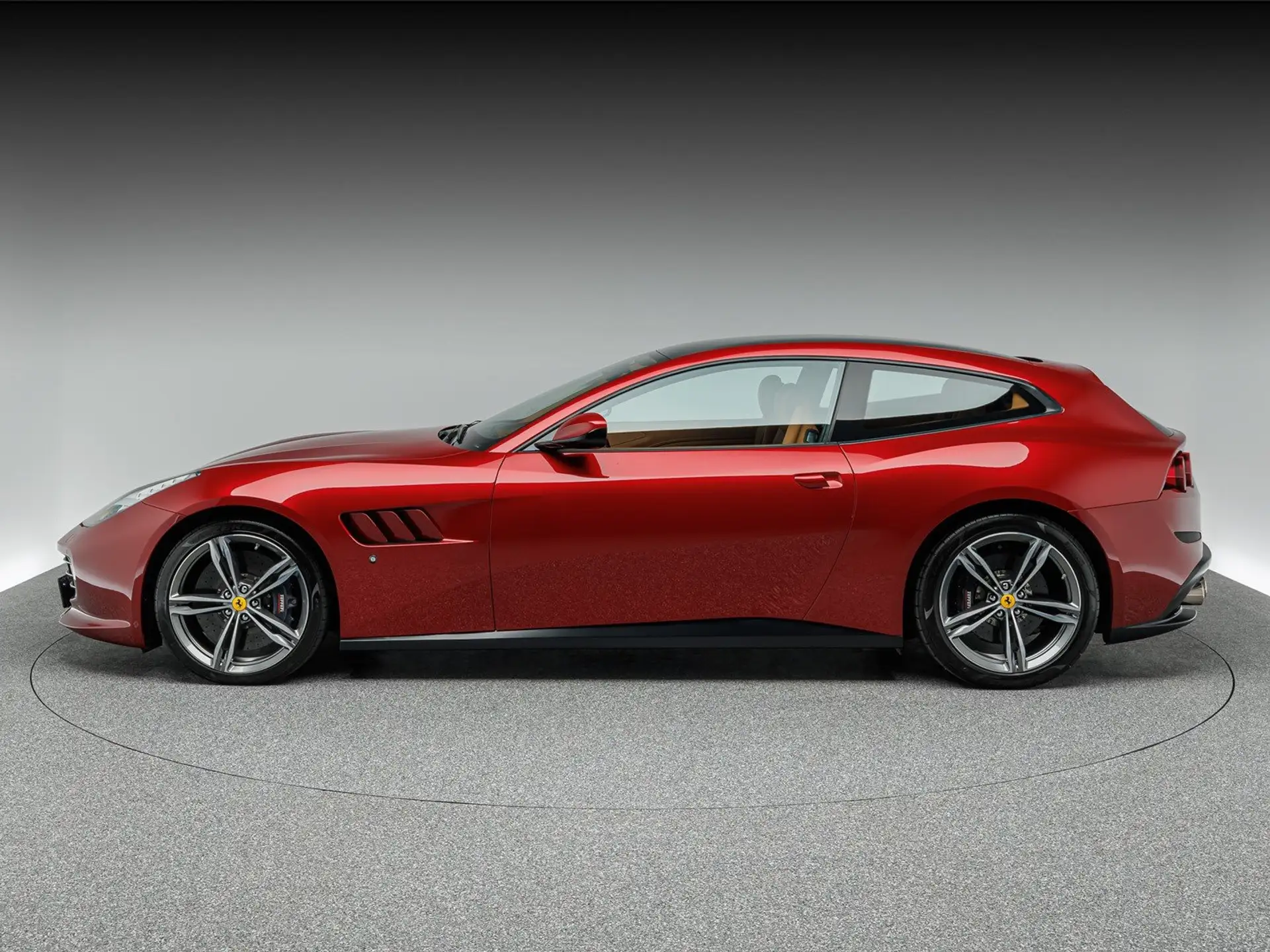페라리 GTC4 루쏘 2017 빨강 사진 2