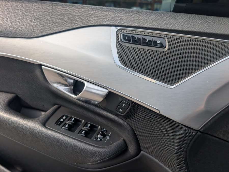 2018 Volvo XC90 T6 MOMENTUM PLUS * 7 PASS * BOOSTER CUSHION * POWE thumb 17