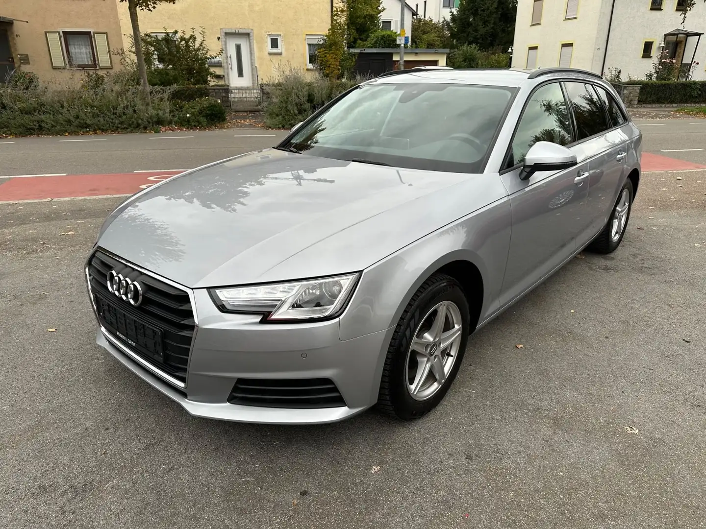 Audi A4 Avant 35 TDI/ Navi/ Xenon/ PDC/ SHZ Argent - 2