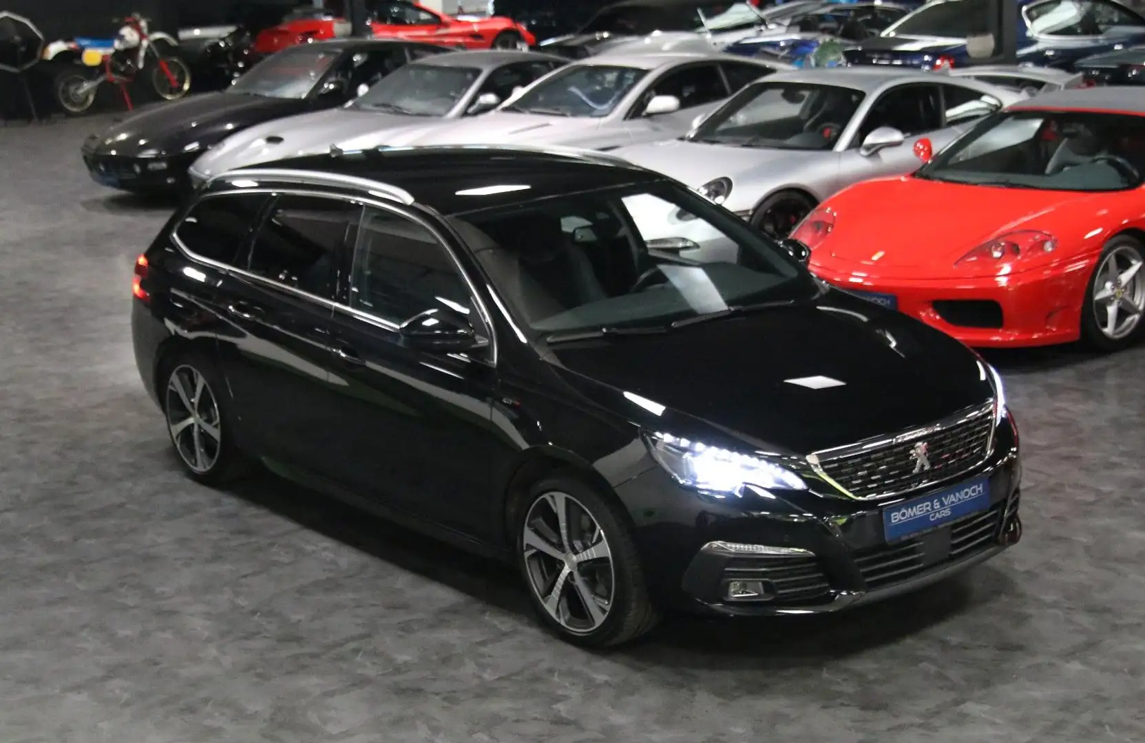 Peugeot 308 SW GT PureTech 225 EAT8 Navi Massage Led Schwarz - 2